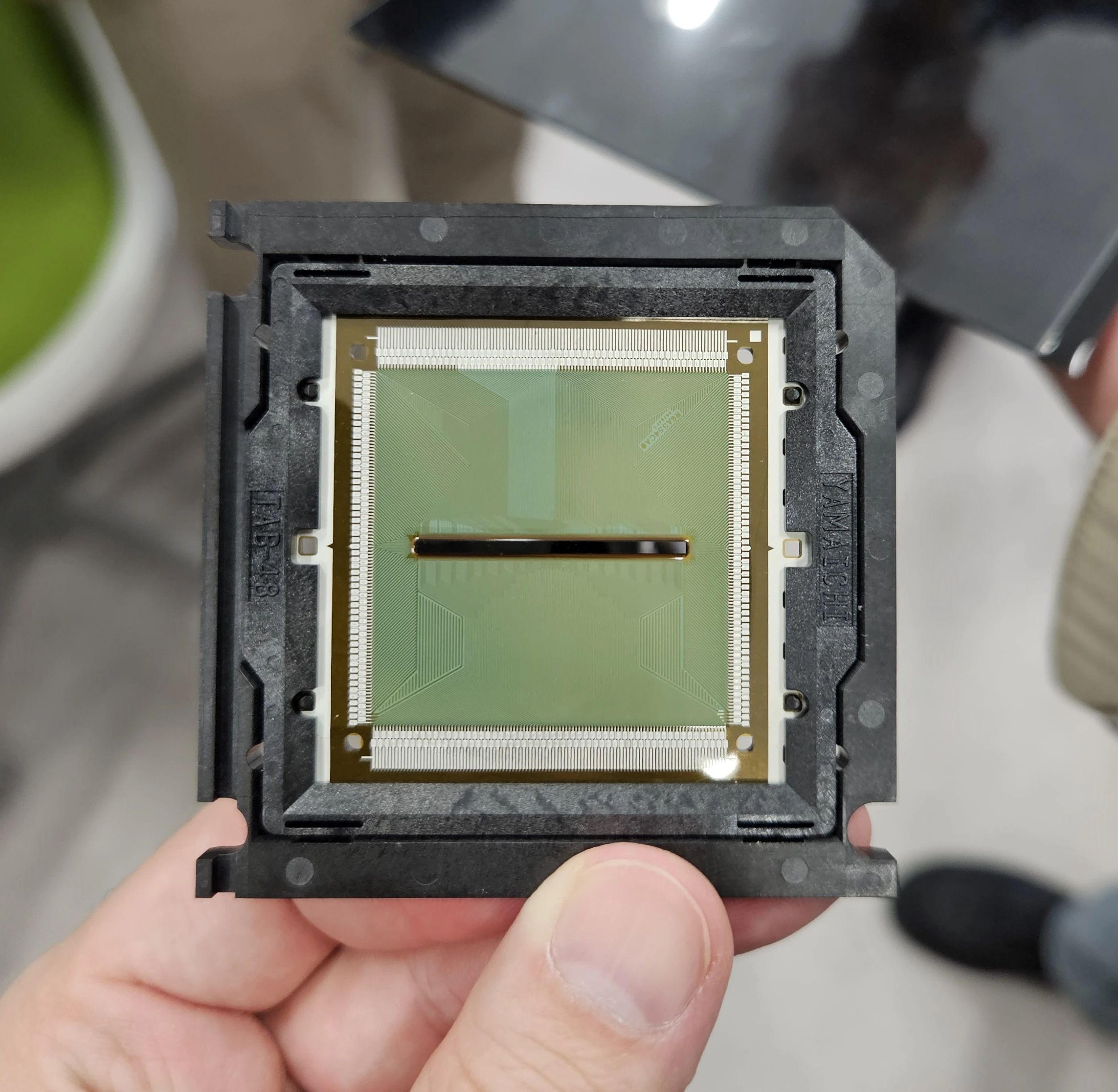 英唐智控：車(chē)載DDIC批量交付，開(kāi)啟收獲第一步